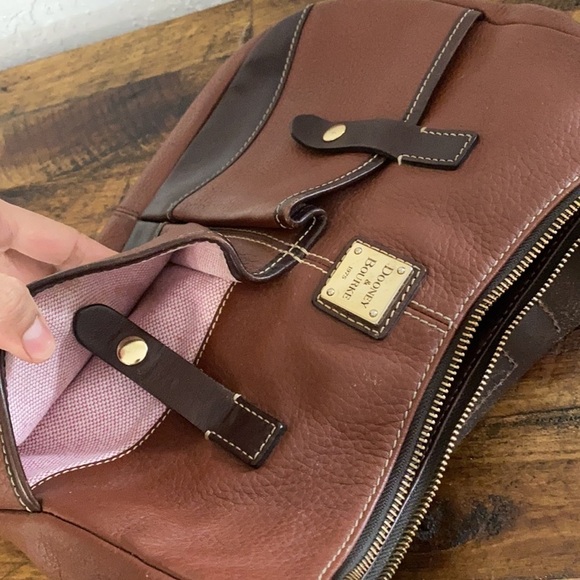 Dooney and Bourke Vintage Two Tone Brown Leather Shoulder Handbag - Picture 9 of 17